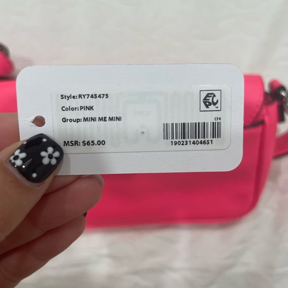 Wmns GUESS hot pink purse USED - Picture 6 of 10